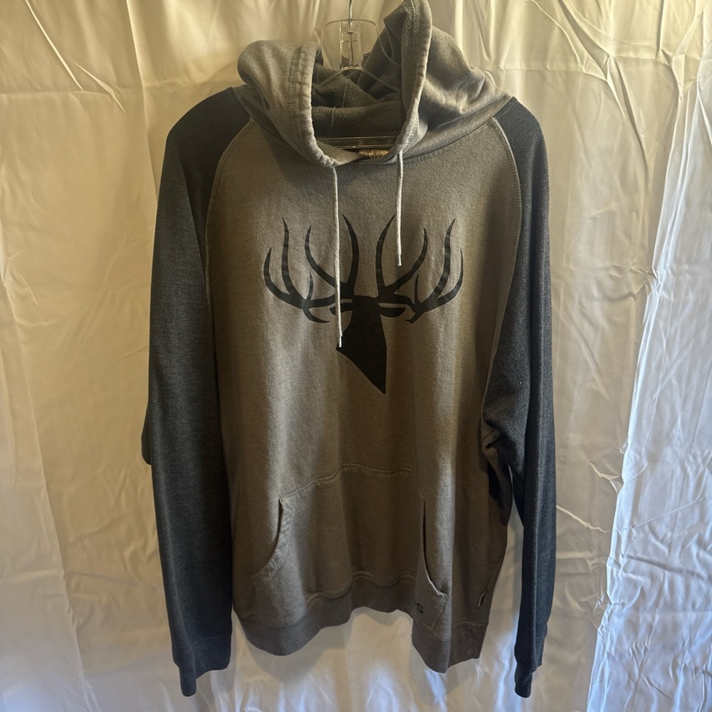 Kings camo hoodie size 2 XL only worn once